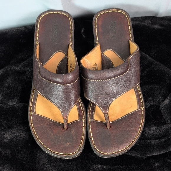 Born. Classic Brown Leather Thong Wedge Sandals with Contrast Stitching. Size 10 - Picture 1 of 14